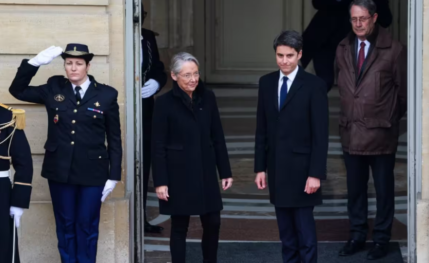 Remaniement : Gabriel Attal, un Premier ministre fidèle du président, biberonné à l'école de la macronie