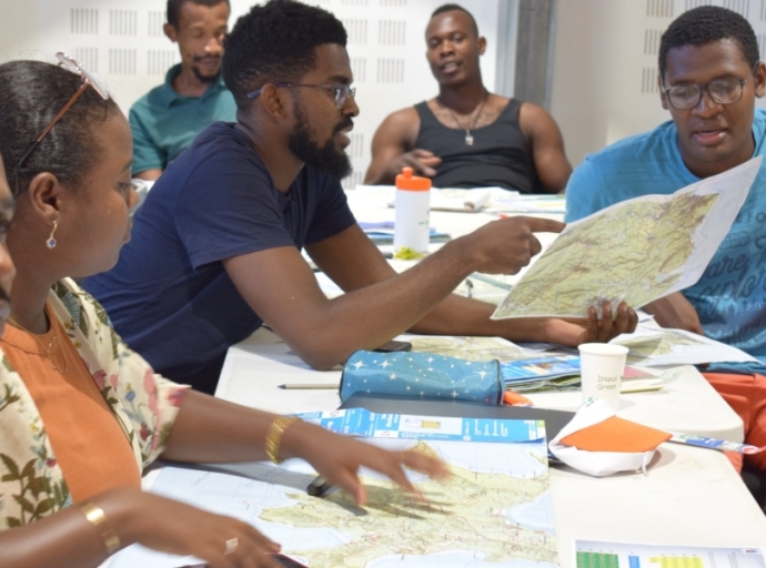 La 3CO en relation avec ses Offices de Tourisme et Sport organise la 1ère édition de La formation de guide accompagnateur de la randonnée au Pôle d’Excellence Rurale de Coconi depuis le 02 mai 2022